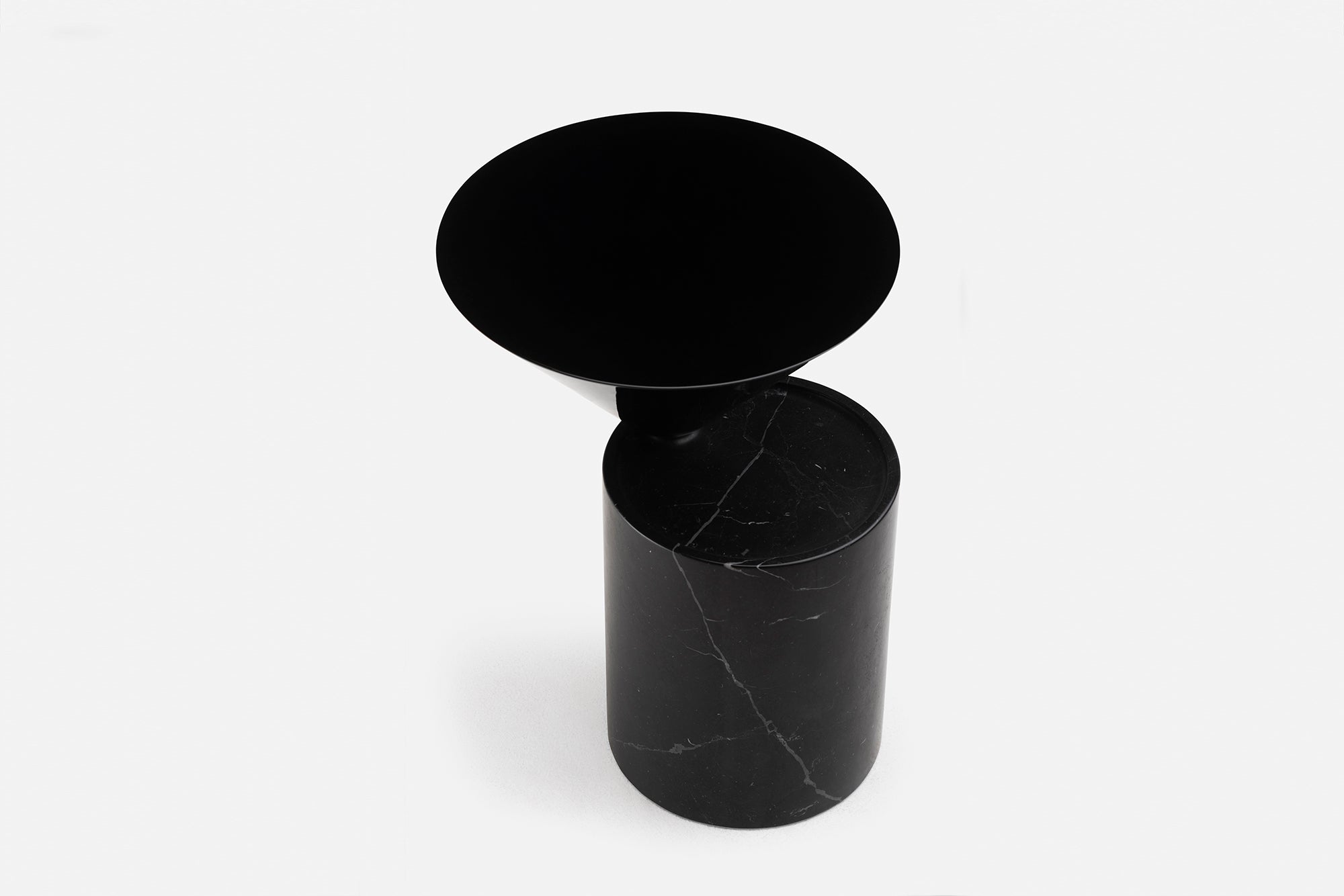 MESA AUXILIAR LAUREL EN MÁRMOL