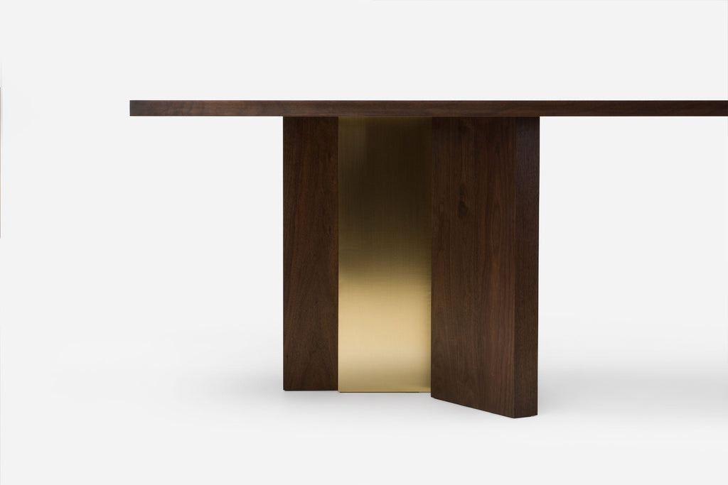 MESA DE COMEDOR IZAR CON LATÓN