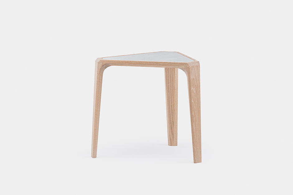 MESA AUXILIAR DE MARY