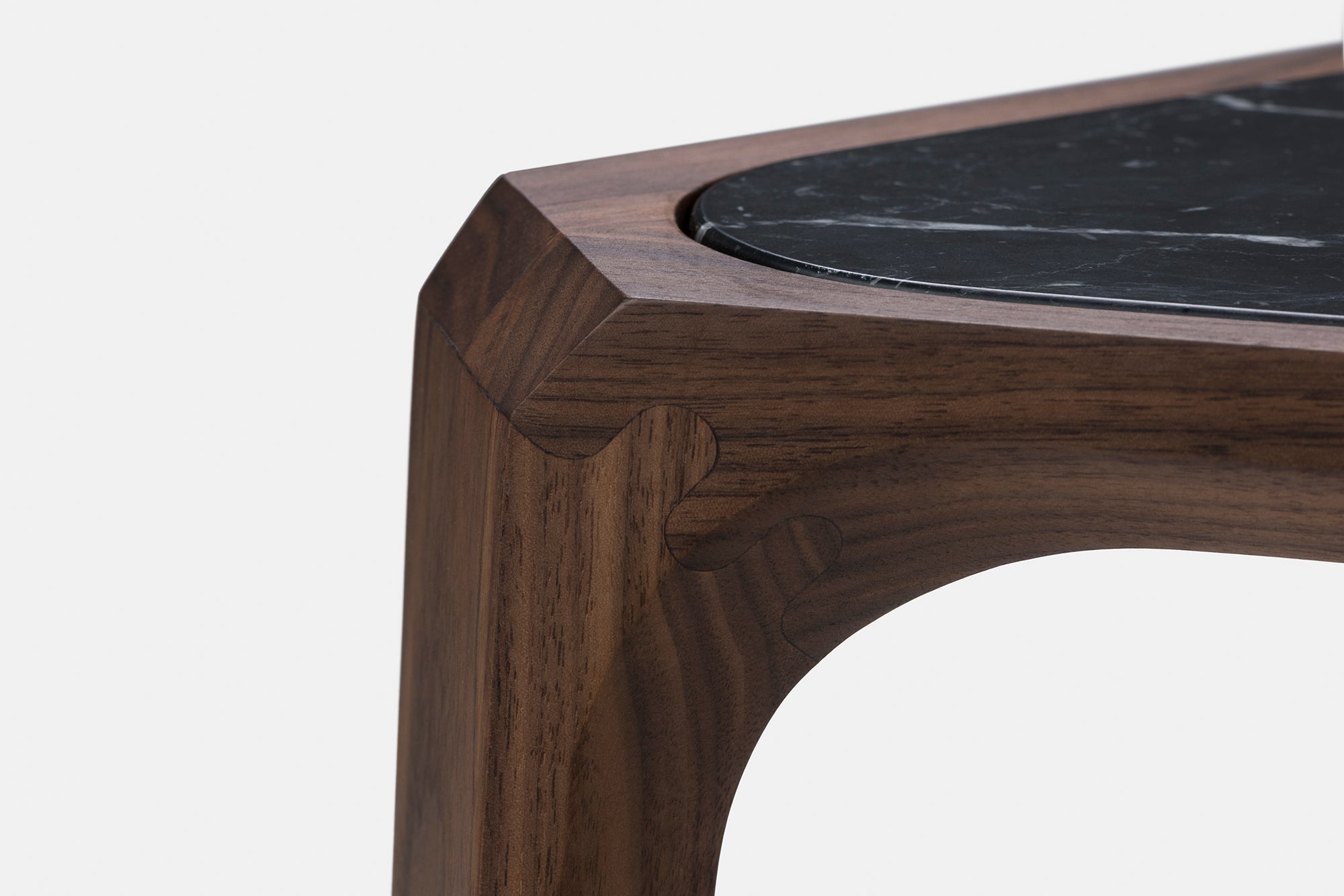 MESA AUXILIAR DE MARY