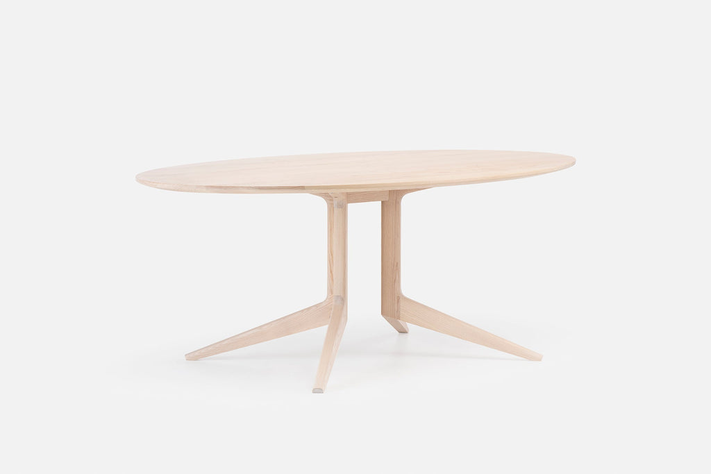 MESA OVAL LIGERA