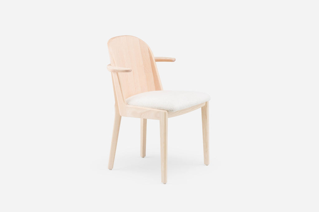 VEINTICINCO SILLAS DE COMEDOR CON BRAZOS