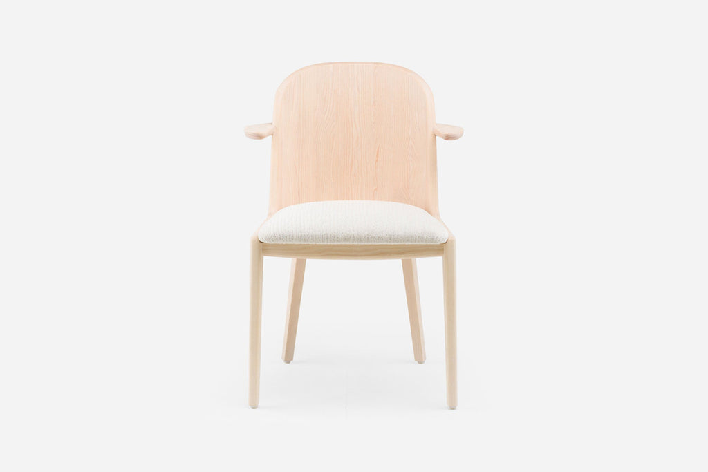 VEINTICINCO SILLAS DE COMEDOR CON BRAZOS