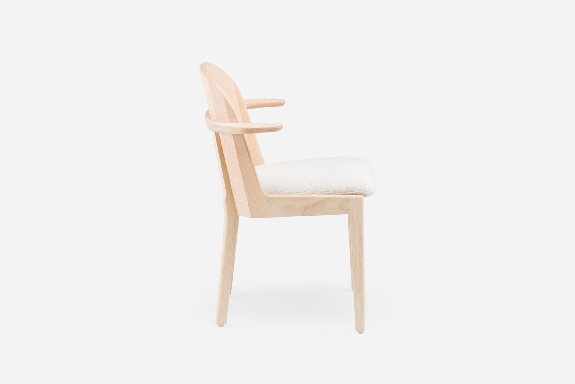 VEINTICINCO SILLAS DE COMEDOR CON BRAZOS