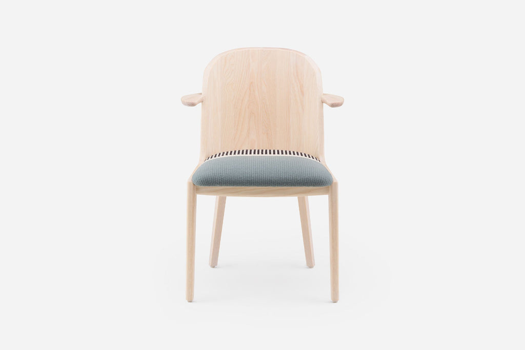 VEINTICINCO SILLONES DE COMEDOR CON TAPICERÍA MANTA GIL