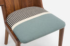 VEINTICINCO SILLONES DE COMEDOR CON TAPICERÍA MANTA GIL