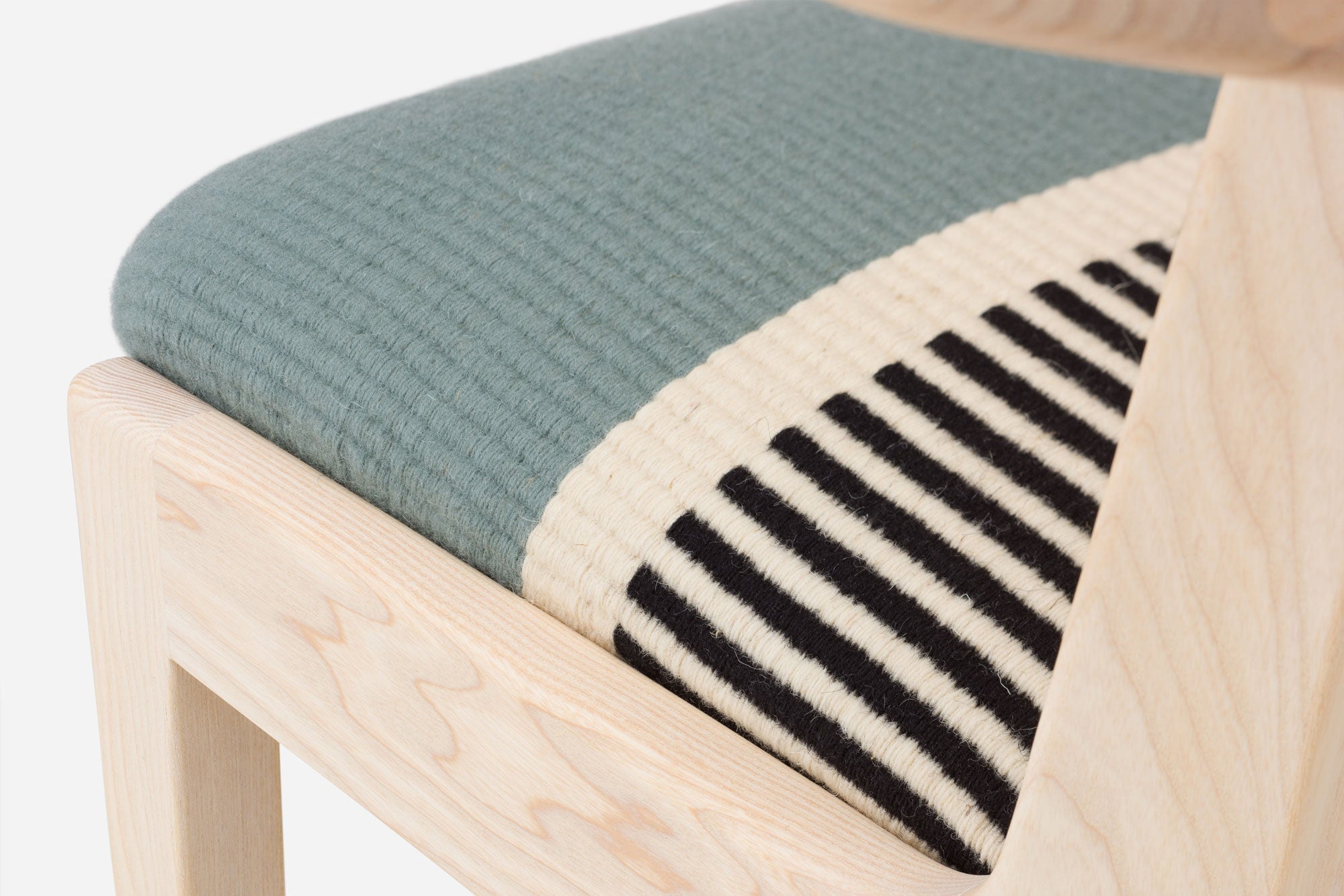 VEINTICINCO SILLONES DE COMEDOR CON TAPICERÍA MANTA GIL