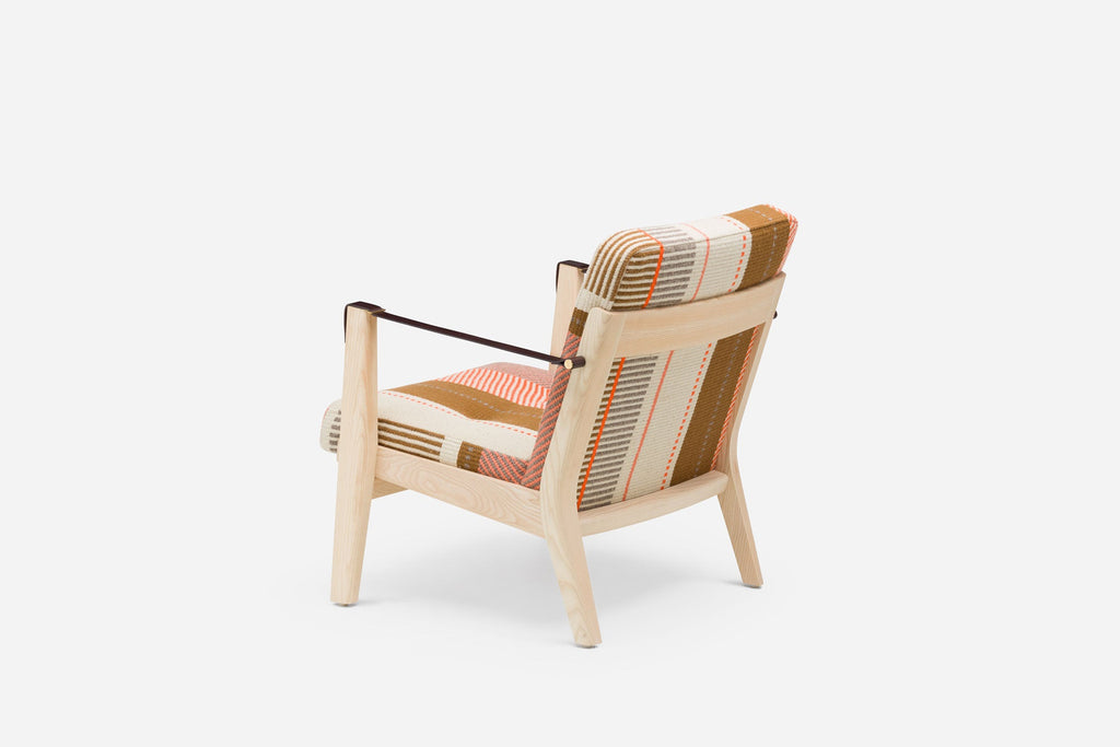 SILLÓN CAPO LOUNGE CON TAPIZADO MANTA ESPINHADA